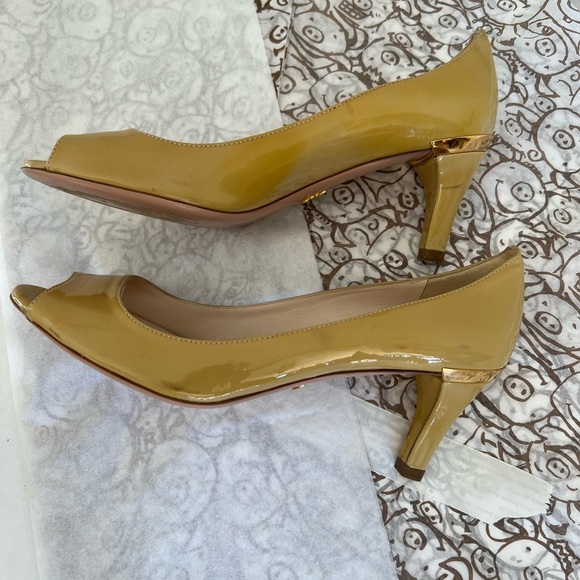 PRADA Patent Leather Yellow Peep Toe Heel w/Signature Gold Tone Plate - Picture 9 of 13